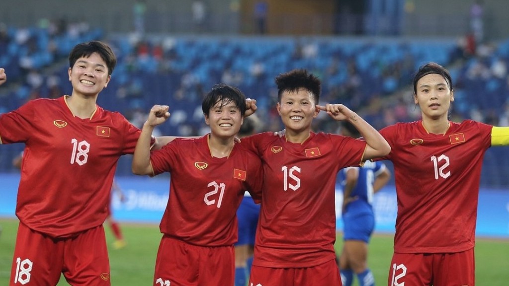 Bóng đá nữ ASIAD 19: Cầu thủ trẻ Thúy Hằng mong muốn ghi bàn và cố gắng đưa đội tuyển nữ Việt Nam vào vòng trong