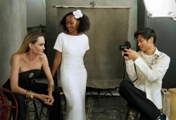 Angelina Jolie xây dựng thương hiệu thời trang riêng và tâm sự về cuộc sống làm mẹ