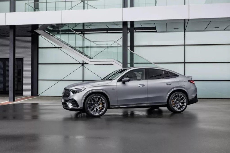 Mercedes-AMG GLC 63 S E Performance Coupe 2024.