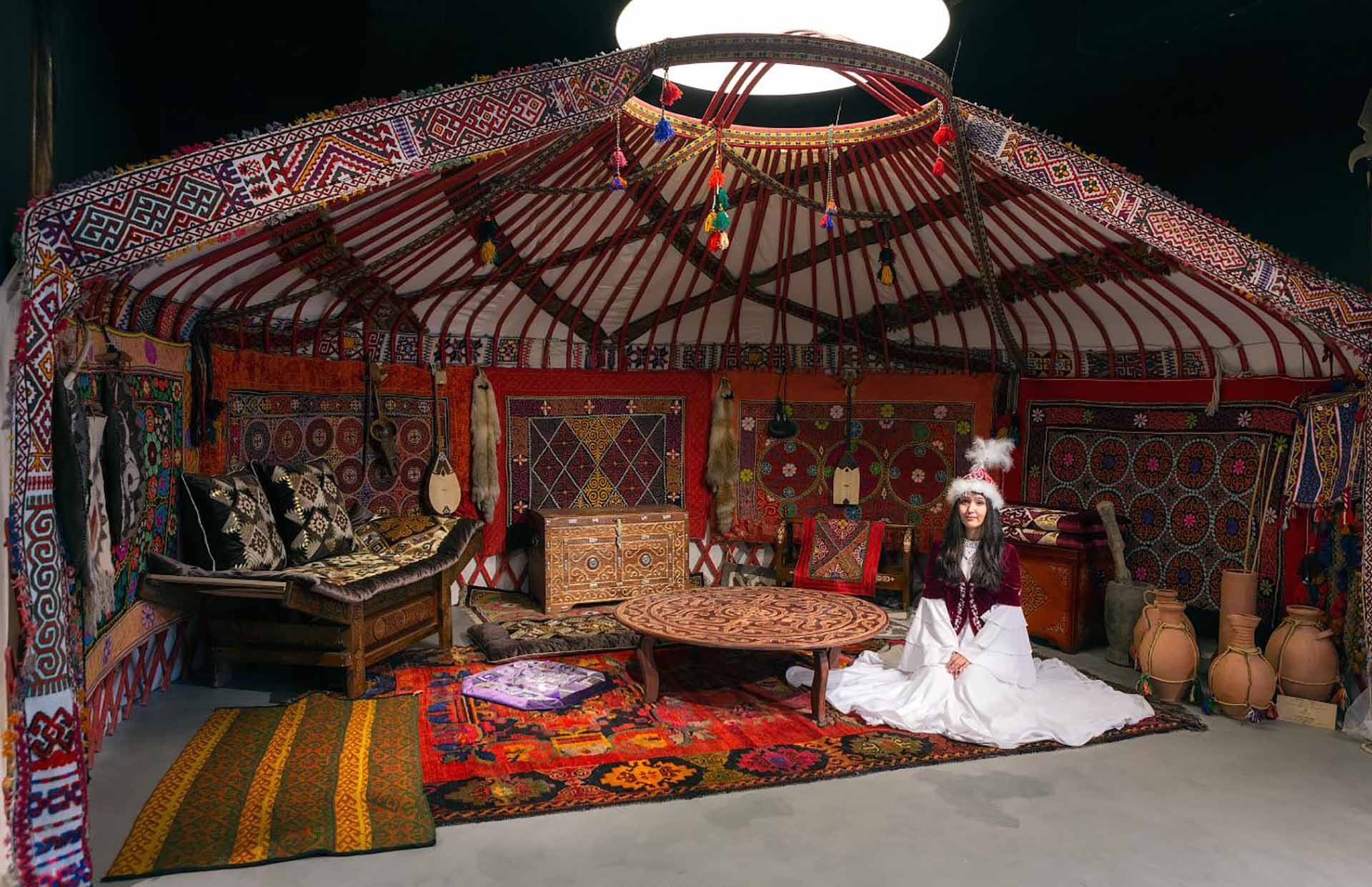 Bên trong một căn lều của người Kazakhstan. (Nguồn: welcome.kz)