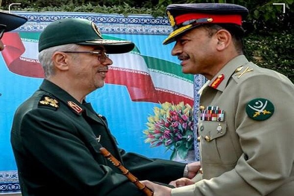 Tướng Iran tuyên bố sẵn sàng hợp tác chống khủng bố với Pakistan