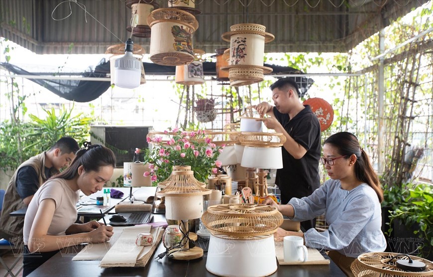 Beauty of Vietnamese culture imbued in art lanterns