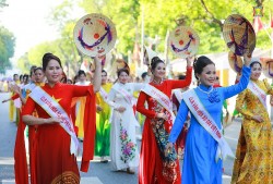 Rực rỡ sắc màu Carnaval Thu Hà Nội