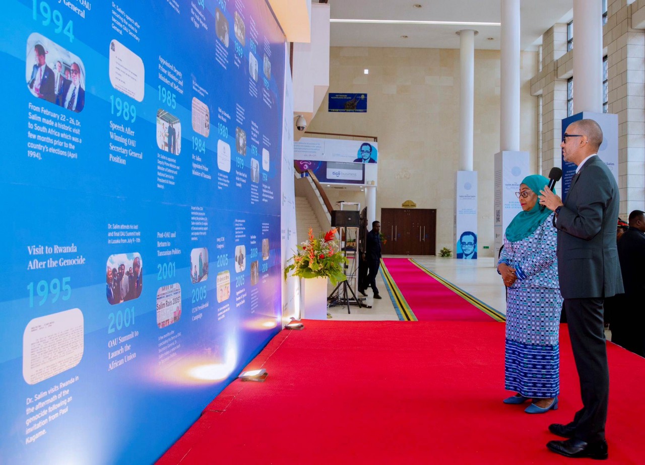 Tổng thống Tanzania Samia Suluhu Hassan dự khánh thành Kho lưu trữ kỹ thuật số mang tên chính trị gia kỳ cựu Salim Ahmed Salim.
