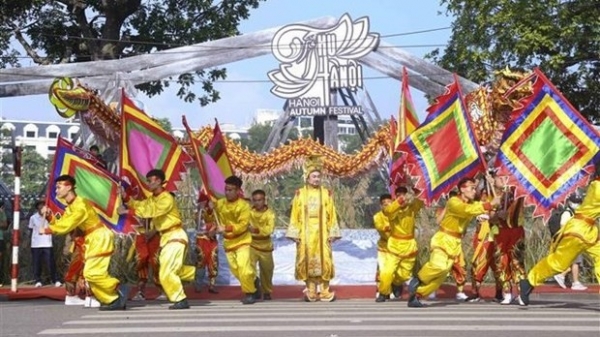 Hanoi Autumn Carnival spices up pedestrian space around Hoan Kiem Lake