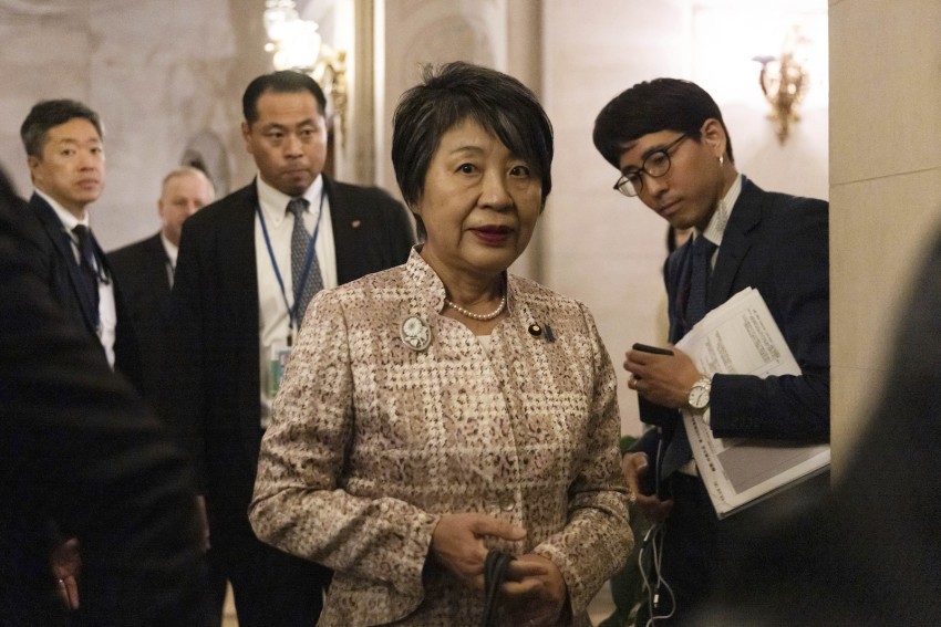 Ngoại trưởng Nhật Bản Yoko Kamikawa chờ Ngoại trưởng Hoa Kỳ Antony Blinken đến dự cuộc họp ở New York vào ngày 18/9/2023. (Nguồn: AP)
