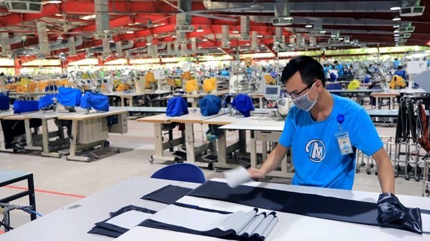 Vietnam’s PMI falls slightly, new orders increase in September