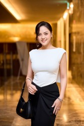 Thời trang quyến rũ, cuốn hút của diễn viên Thu Quỳnh 'Cuộc chiến không giới tuyến'