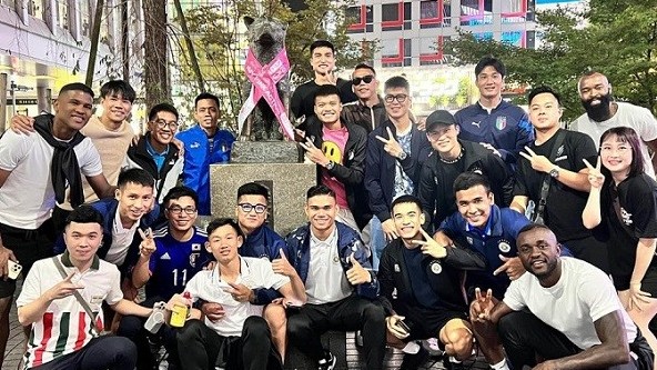AFC Champions League: Cầu thủ CLB Hà Nội tranh thủ dạo chơi, khám phá Nhật Bản