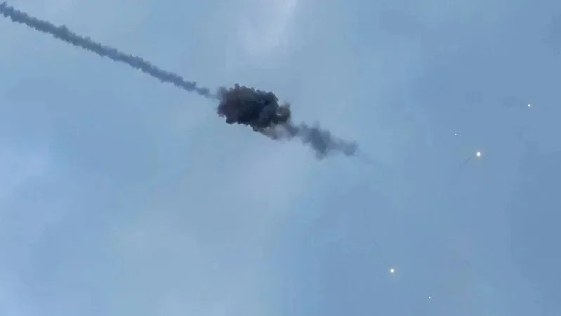 Nga-Ukraine: Kiev bắn hạ 29 UAV, Moscow cáo buộc bom chùm tấn công khu vực biên giới, Ba Lan gửi một thông điệp đến Tổng thống Zelensky