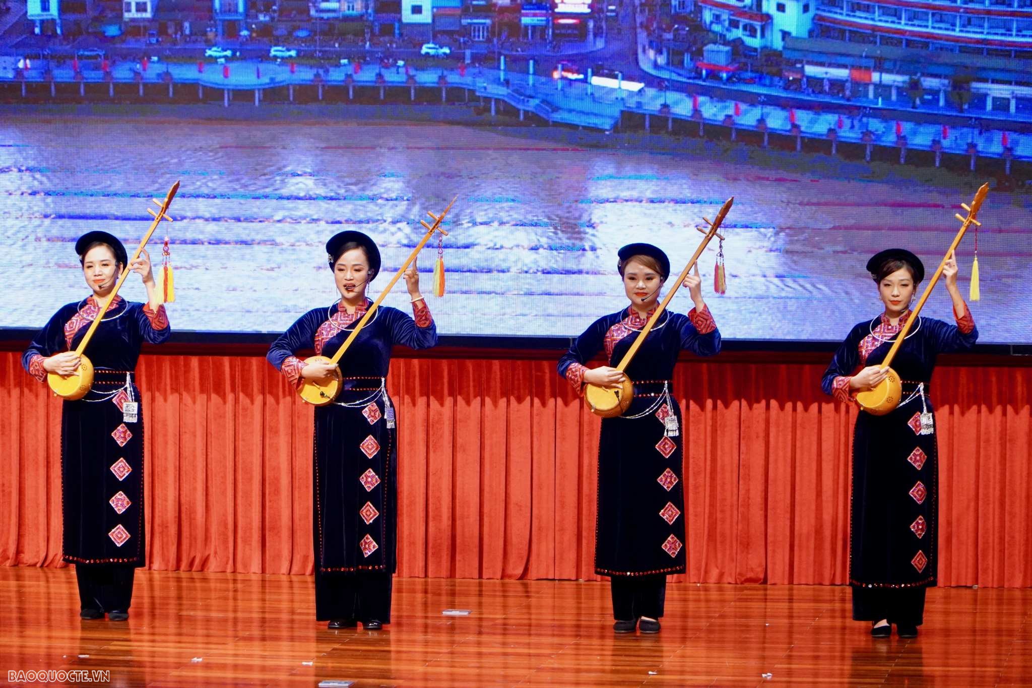 Conference promotes strength, potential of Cao Bang