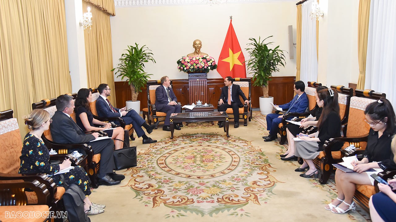Foreign Minister Bui Thanh Son welcomes UK Secretary of State for Scotland