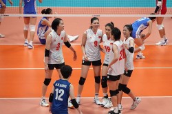 ASIAD 19: Đội tuyển bóng chuyền nữ Việt Nam lần đầu vào bán kết, HLV Nguyễn Tuấn Kiệt chia sẻ cảm xúc với báo chí