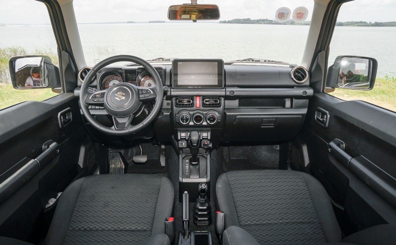 Cận cảnh Suzuki Jimny sắp bán tại Việt Nam, giá 900 triệu đồng