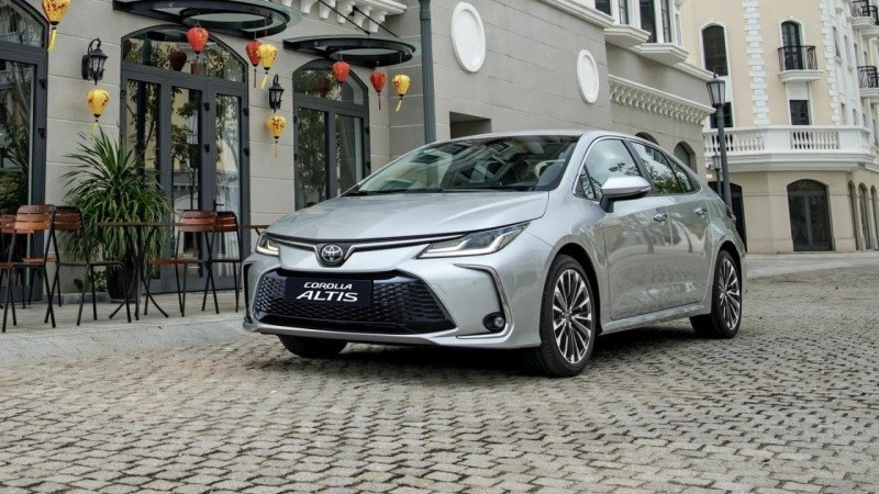 Cận cảnh Toyota Corolla Altis 2023 bản nâng cấp, giá từ 725 triệu đồng