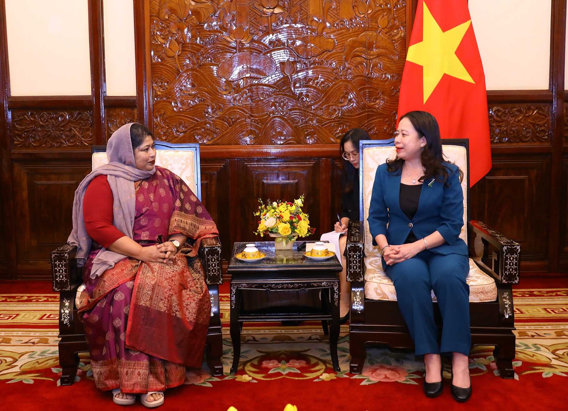 Phó Chủ tịch nước Võ Thị Ánh Xuân tiếp Đại sứ Bangladesh tại Việt Nam Samina Naz. (Nguồn: TTXVN)