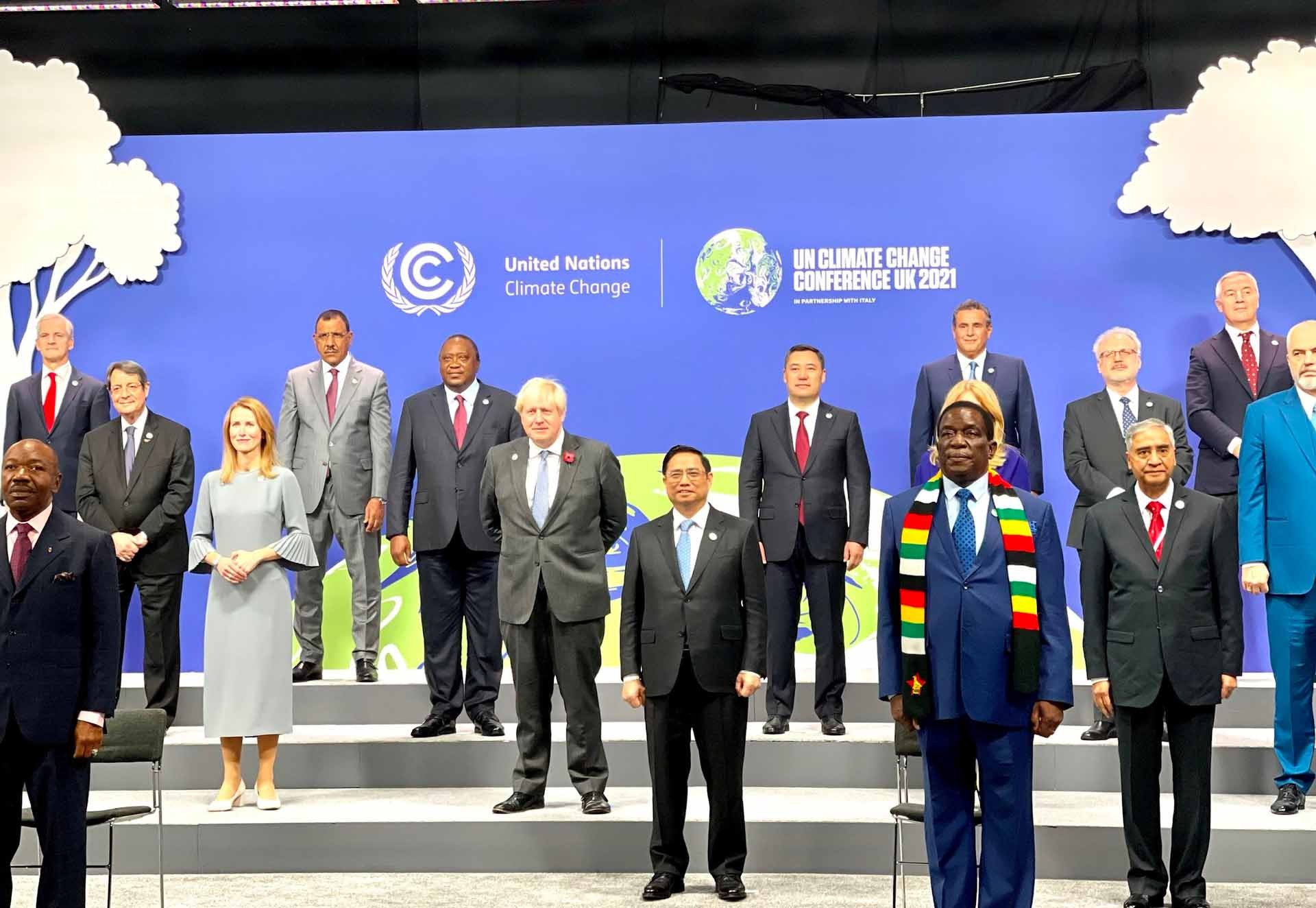 Thủ tướng Chính phủ Phạm Minh Chính cùng lãnh đạo các nước dự Hội nghị COP26, tại Glasgow, Anh,  tháng 11/2021. (Nguồn: TTXVN) 