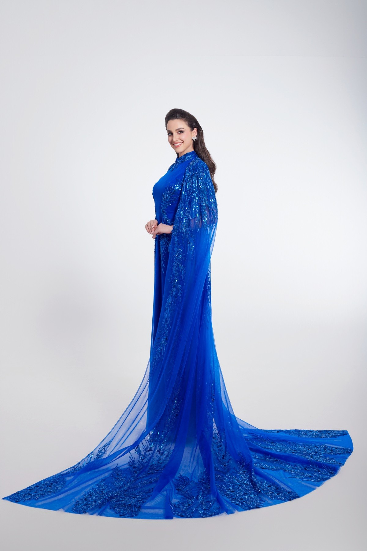 Miss Grand International 2023: Hoa hậu Hòa bình Australia ưu tiên những mẫu đầm của nhà thiết kế Nguyễn Minh Tuấn