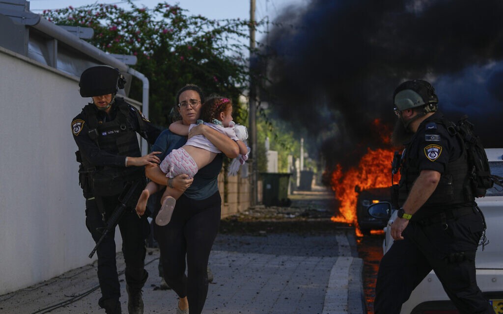 Xung đột bùng phát ở dải Gaza: Số thương vong cả hai bên tăng, Israel tuyên bố tình trạng khẩn cấp toàn quốc gia, LHQ sắp họp kín