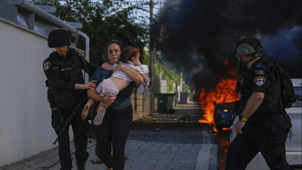 Xung đột bùng phát ở dải Gaza: Số thương vong cả hai bên tăng, Israel tuyên bố tình trạng khẩn cấp toàn quốc gia, LHQ sắp họp kín