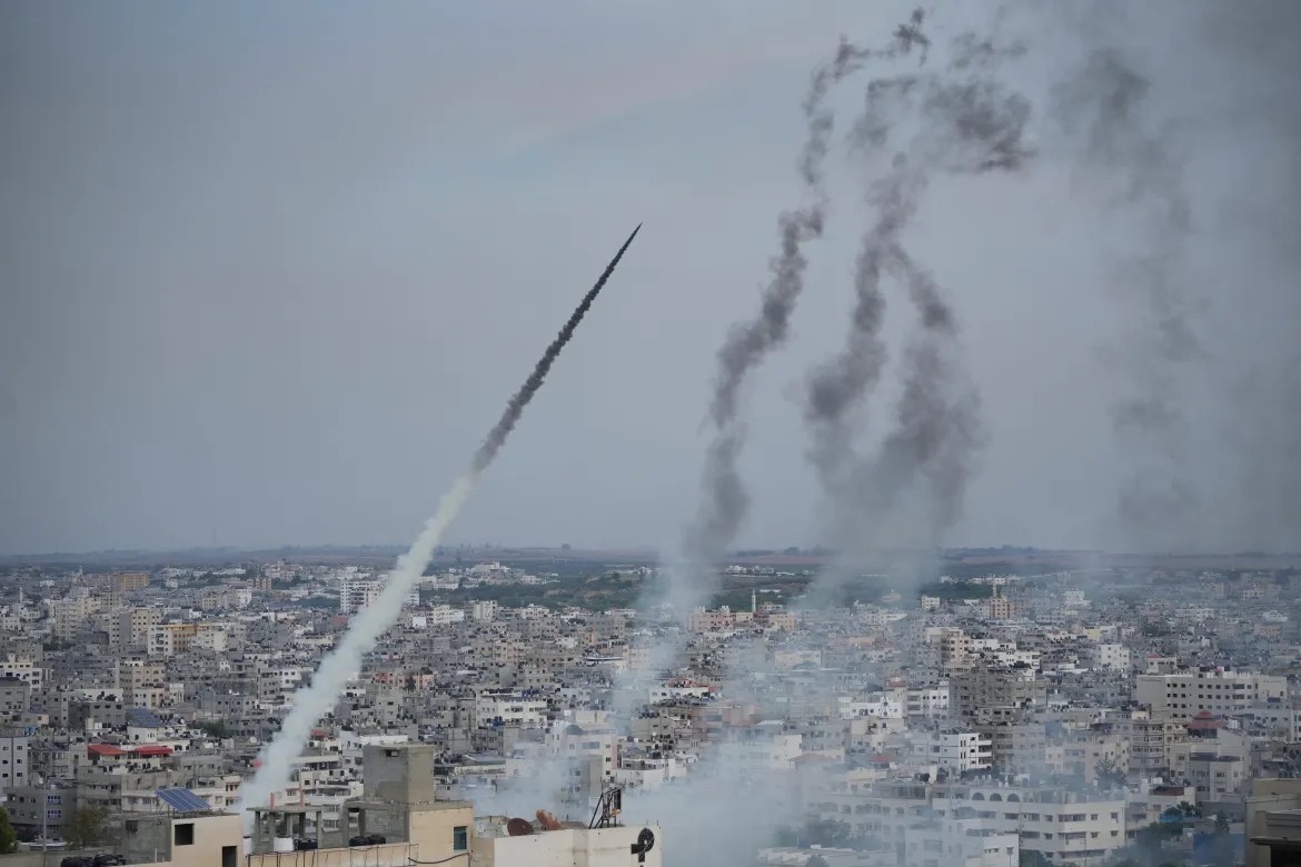 Israel không kích vào dải Gaza để đáp trả Hamas