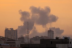 Israel tấn công trả đũa hơn 500 mục tiêu ở Dải Gaza, yêu cầu Mỹ tiếp tế tên lửa; báo Pháp nhận định pháo đài không còn ‘bất khả chiến bại