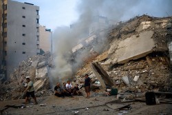 Những nước nào dừng viện trợ cho Palestine sau cuộc tấn công của Hamas vào Israel?