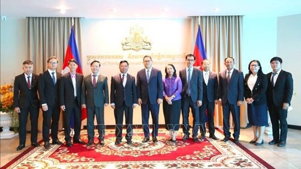 Cambodian Deputy PM receives Vietnamese Ambassador, to strengthen extensive cooperation