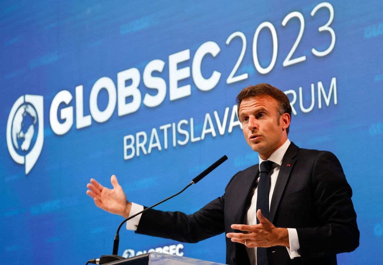 (10.10) Tổng thống Pháp Emmanuel Macron phát biểu tại Diễn đàn an ninh khu vực GlobSec ở Bratislava, Slovakia ngày 31/5/2023. (Nguồn: AFP/Getty Images)
