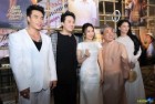 Nhiều nghệ sĩ Việt và gia đình rạng rỡ trên thảm đỏ, mừng ra mắt phim 'Đất rừng phương Nam'