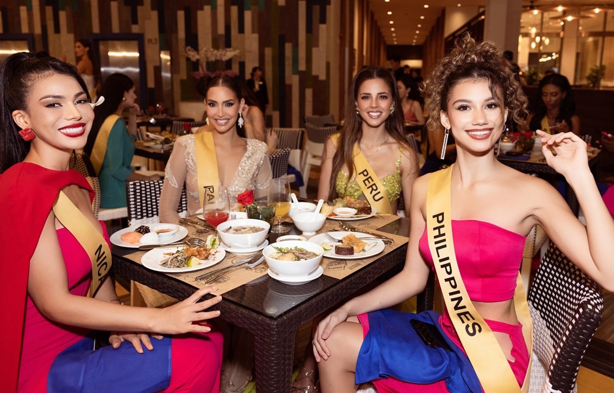 Hoa hậu Hòa bình quốc tế 2023: Các thí sinh đến Hội An và tâm sự việc giữ gìn vóc dáng khi thưởng thức ẩm thực Việt