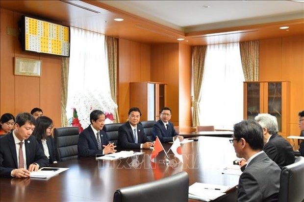 Vietnam, Japan Ministers foster educational cooperation