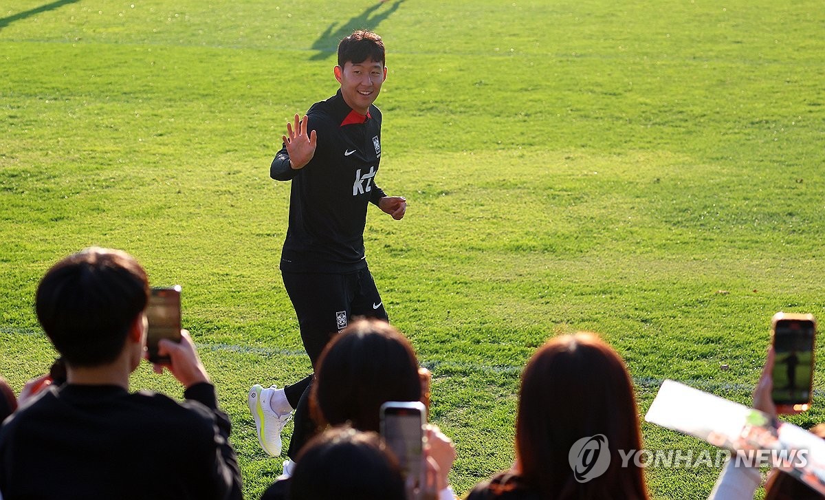 Son Heung Min chấn thương, chưa chắc thi đấu hai trận giao hữu quốc tế của đội tuyển Hàn Quốc