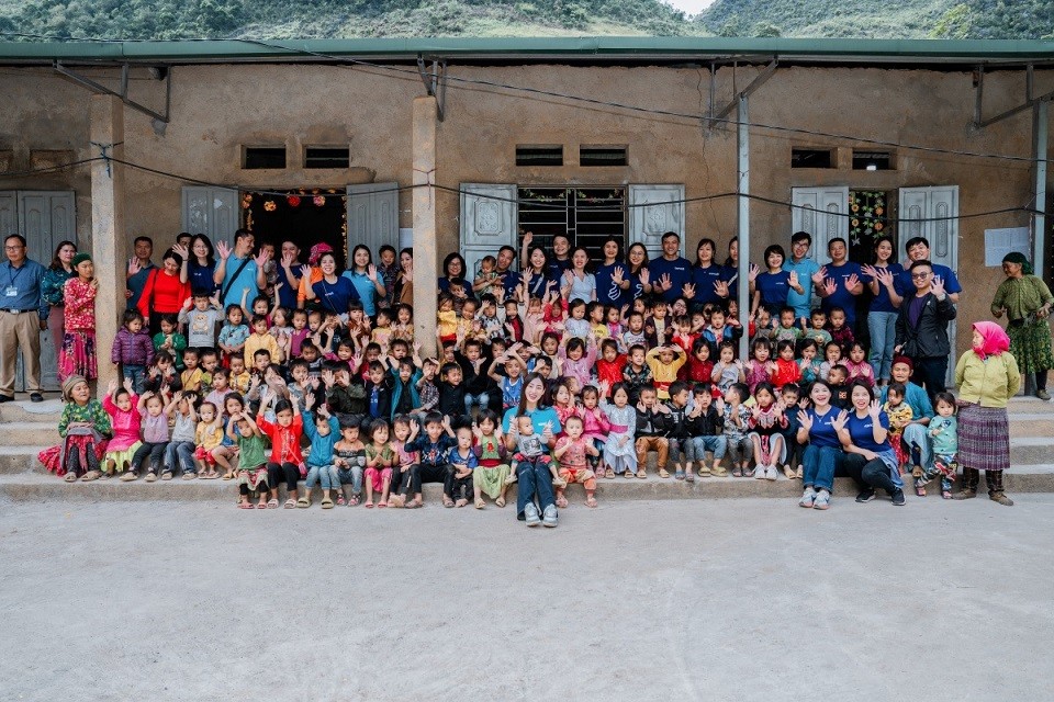 Quỹ Hy vọng và Sanofi Việt Nam đã bàn giao 20 nhà vệ sinh mới, khang trang cho học sinh và giáo viên huyện Vân Hồ, tỉnh Sơn La đồng thời tổ chức các hoạt động tập huấn, giáo dục về vệ sinh học đường.