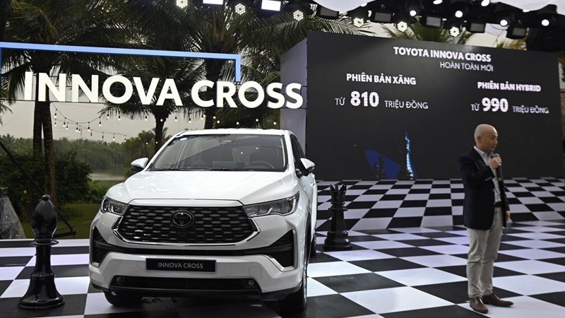 Cận cảnh Toyota Innova Cross vừa ra mắt tại Việt Nam, giá từ 810 triệu đồng