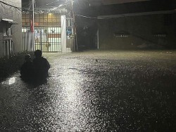 Đà Nẵng khẩn trương di dời, sơ tán người dân khỏi vùng ngập lụt do mưa lớn