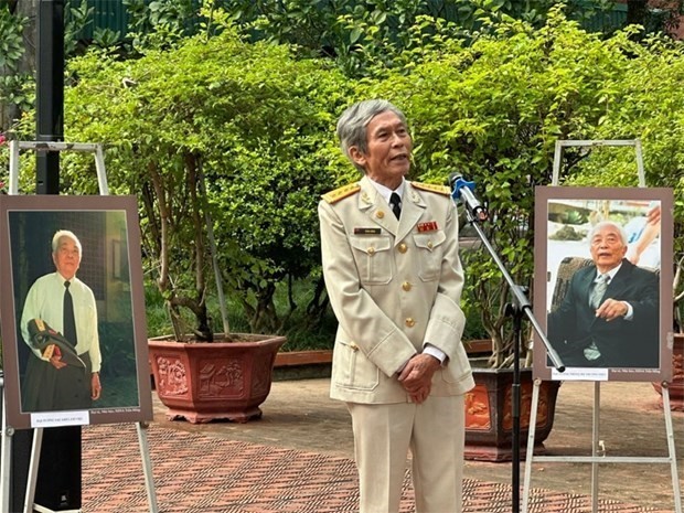 Exhibition spotlights General Vo Nguyen Giap's daily life. Col. Tran Hong speaks at the opening ceremony. (Photo: VNA)