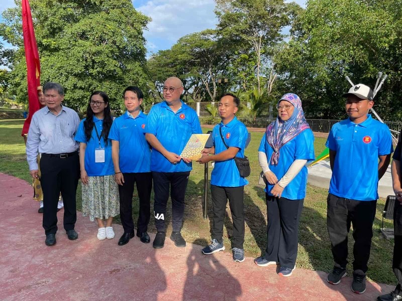Đại sứ Việt Nam khai trương không gian đi bộ ASEAN tại Brunei Darussalam