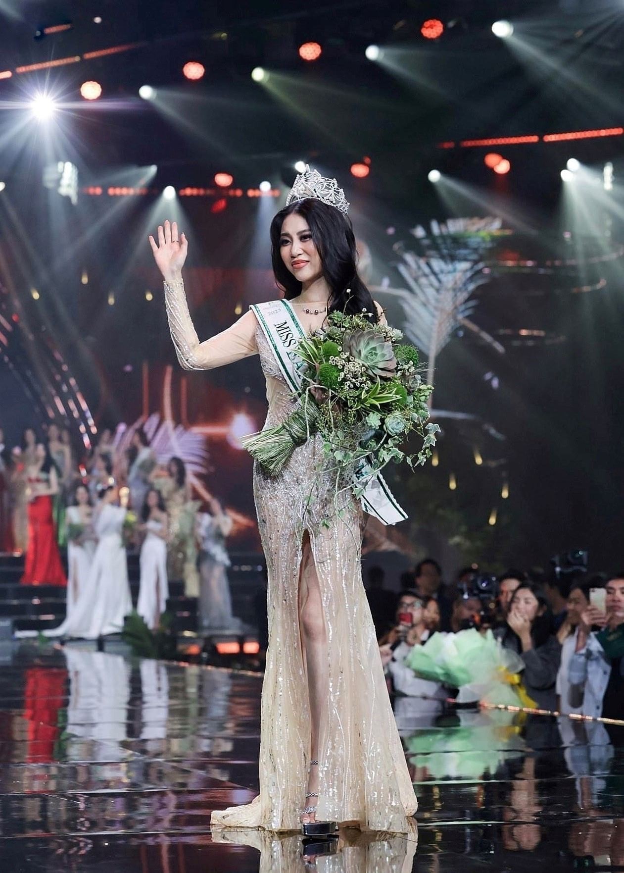 Người đẹp Hà Nội Đỗ Thị Lan Anh đăng quang Miss Earth Vietnam 2023