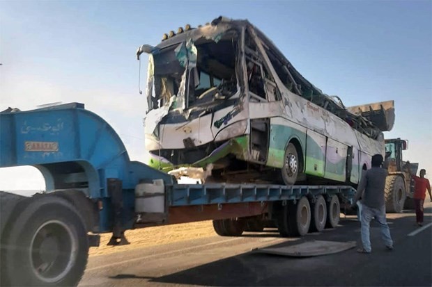 Ấn Độ: Xe buýt đâm vào xe container, ít nhất 12 người thiệt mạng