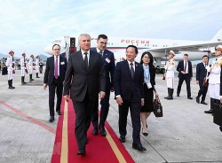Chủ tịch Duma quốc gia Quốc hội Nga đến Hà Nội, bắt đầu thăm chính thức Việt Nam