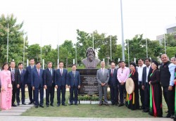 Khánh thành tượng danh nhân Ấn Độ Rabin Dranath Tagore tại Bắc Ninh