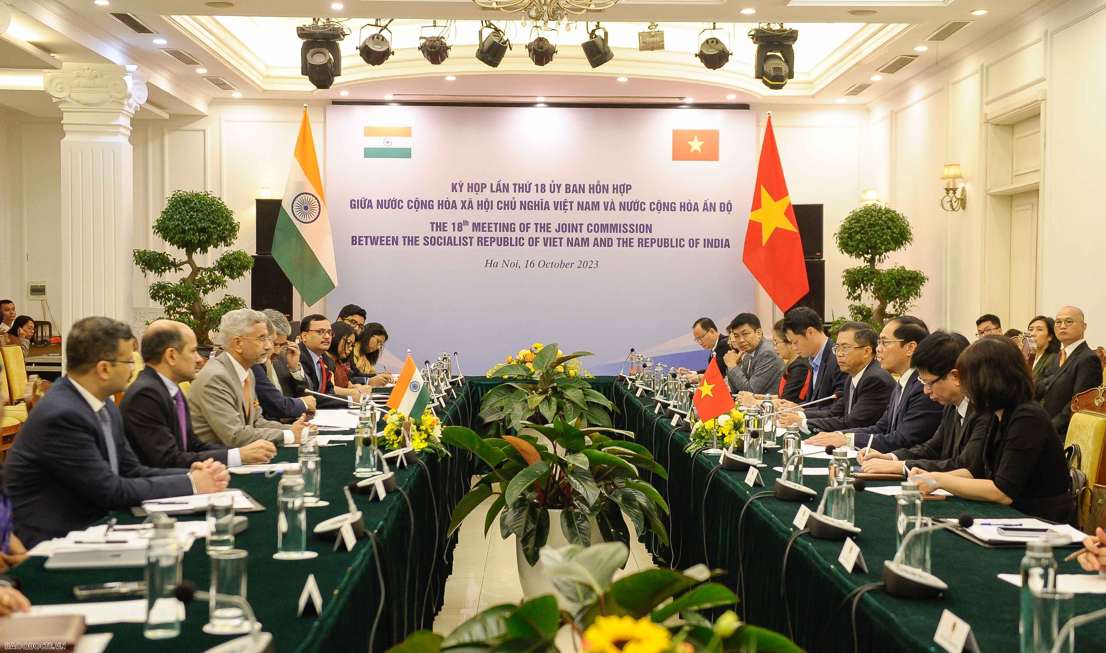 Vietnam, India Ministers hold 18th meeting of Joint Committee for Cooperation in Hanoi