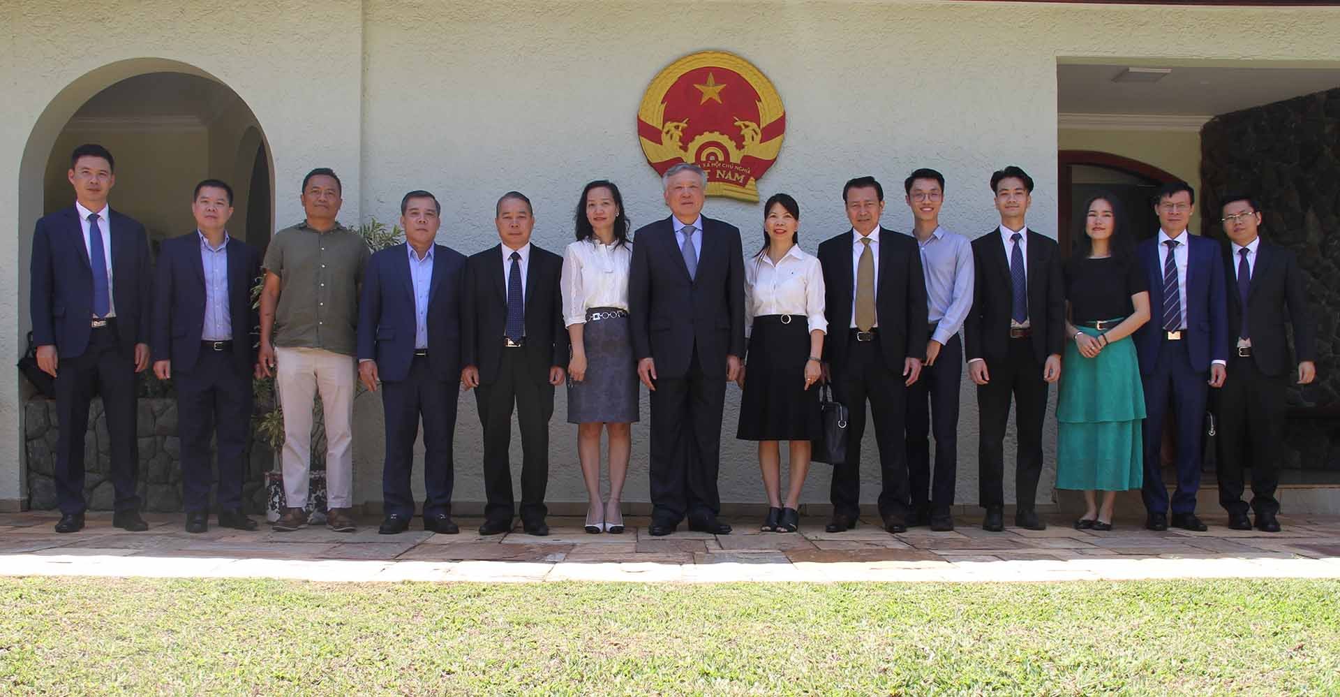 Chánh án TANDTC Nguyễn Hòa Bình dẫn đầu đoàn đại biểu cấp cao TANDTC thăm và làm việc với Đại sứ quán Việt Nam tại Brazil.