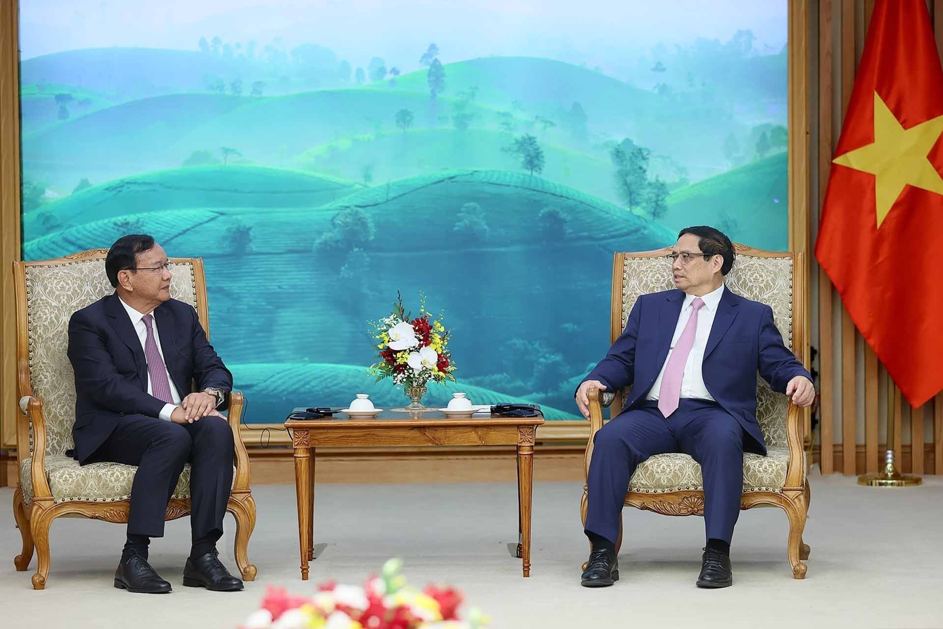 Thủ tướng Phạm Minh Chính tiếp Trưởng ban Đối ngoại Trung ương Đảng Nhân dân Campuchia Prak Sokhonn. (Nguồn: TTXVN)