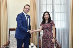 Thứ trưởng Ngoại giao Lê Thị Thu Hằng mong muốn Lãnh sự danh dự Việt Nam tại Áo kết nối doanh nghiệp hai nước