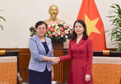Thứ trưởng Ngoại giao Nguyễn Minh Hằng tiếp Phó Thị trưởng thành phố Trùng Khánh, Trung Quốc