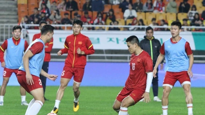 Tiền đạo Son Heung Min đá chính trận bóng đá giao hữu giữa đội tuyển Việt Nam và Hàn Quốc