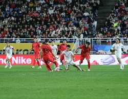 HLV Philippe Troussier tiếc khi tuyển Việt Nam chưa thể ghi bàn vào lưới đội Hàn Quốc