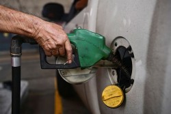 Giá xăng dầu hôm nay 18/10: 'Nín thở' chờ kết quả của Mỹ ở Trung Đông
